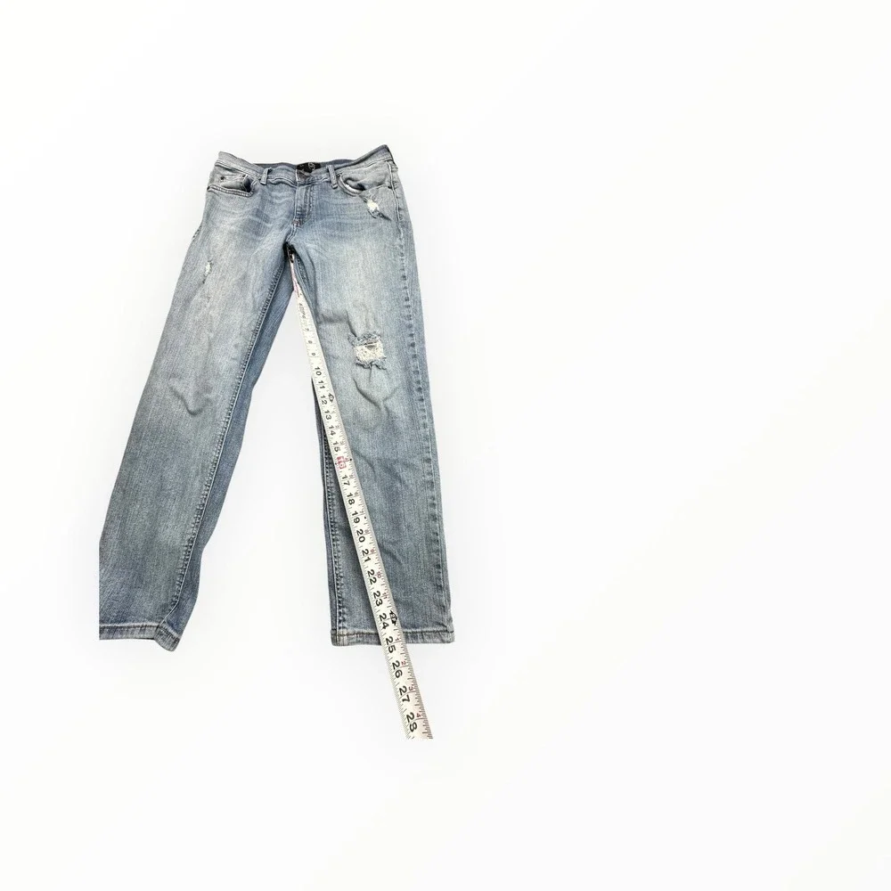 Banana Republic Girlfriend Jeans Womens 28/6P Light Wash Distressed Denim Petite